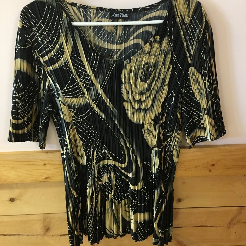 Mini Pleats Crinkle Top Women's size Large